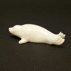 Seehund aus Mammut-Elfenbein