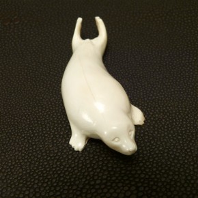 Seehund aus Mammut-Elfenbein