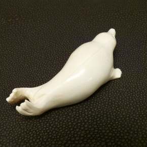 Seehund aus Mammut-Elfenbein
