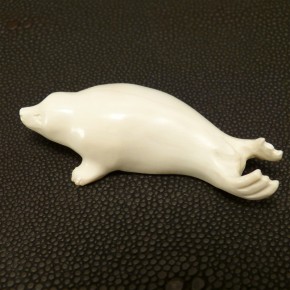 Seehund aus Mammut-Elfenbein