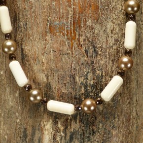 Collier Mammut mit Muschelkernperlen