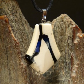 Anhänger mit Lapislazuli