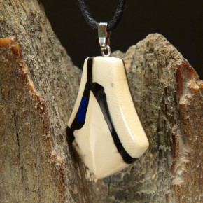Anhänger mit Lapislazuli