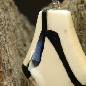 Anhänger mit Lapislazuli