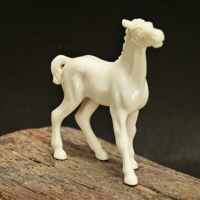 Fohlen aus Mammut-Elfenbein