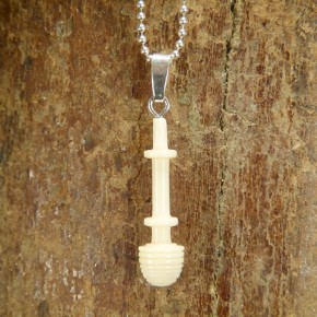 kleiner Klöppelanhänger aus Mammut-Elfenbein