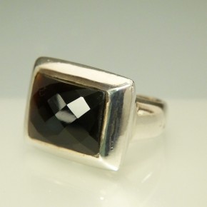 schwerer Silberring mit facettiertem Onix W 18