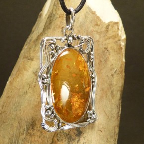 Bernsteinanhänger mit Jugendstilfassung