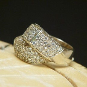 edler Silberring mit gefassten Zirkonia W17,8