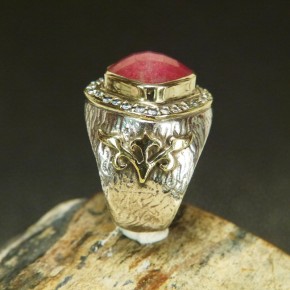 auffälliger Silberring mit Rubin und Weißtopasen W19,4