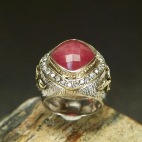 auffälliger Silberring mit Rubin und Weißtopasen W19,4