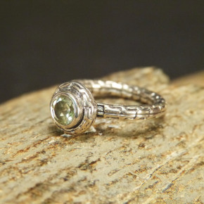 Silberring mit Peridot W17,2