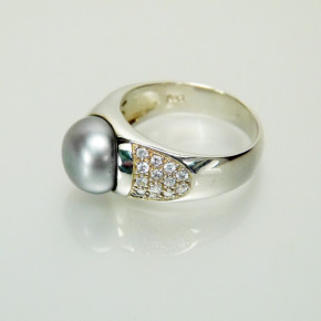 Silberring mit grauer Süßwasserperle W17,5