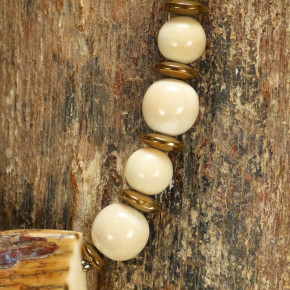 auffälliges Mammutcollier mit toller Rindenfärbung