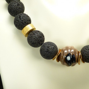 Lavakette mit Mammut