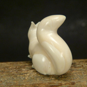 Eichhörnchen aus Mammutelfenbein