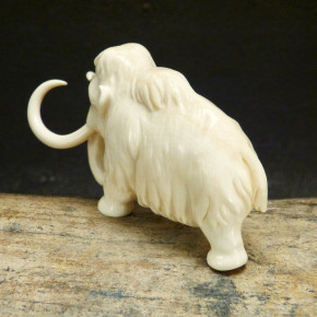 Mammut mit mächtigen Zähnen