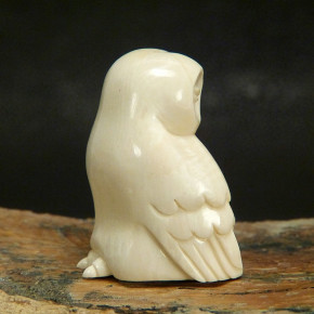 kleine Eule aus cremigem Mammut