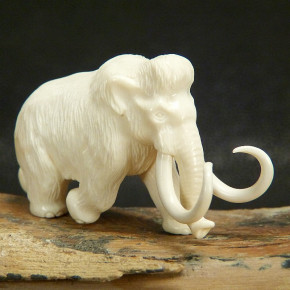 helles Mammut mit feinem Fell
