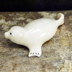 Robbe aus hellem Mammut