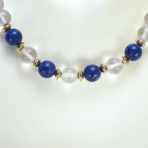Kette aus mattiertem Bergkristall mit Lapislazuli und Gold 585/-
