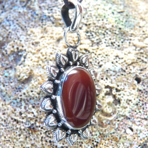 Silberanhänger mit Karneol
