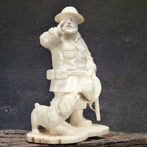 Jäger mit Hund aus Mammut