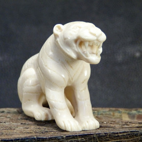 Tiger aus Mammutelfenbein