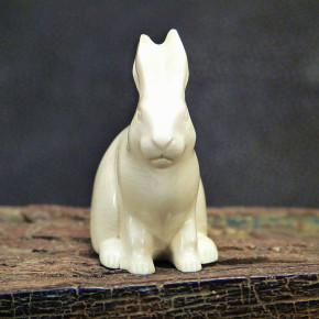 Hase sitzend