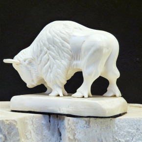 Bison aus Mammut-Elfenbein