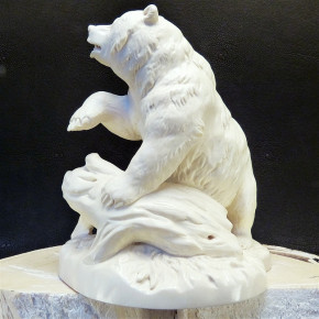 Großer Bär aus Mammut-Elfenbein