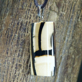 Mammut-Anhänger schön gefärbt