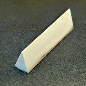 Mammut-Dreikant ca. 57x18x10,5mm