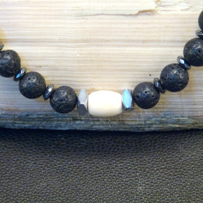 Lava-Collier mit Mammut und Hämatit