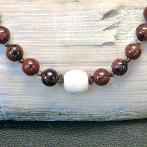 Collier aus Obsedian und Mammut