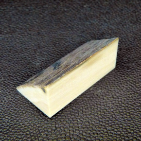 Mammut-Dreikant ca. 40x22x22mm