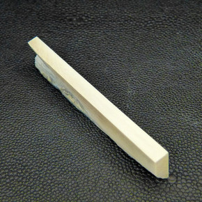 Mammut-Zuschnitt ca. 82x16x6,4mm