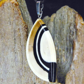 Mammut-Anhänger mit braunen Färbungen