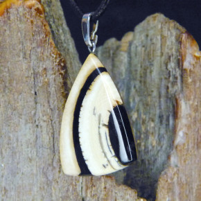 Mammut-Anhänger fein gemasert