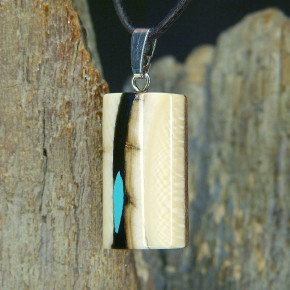 kleiner Anhänger mit Türkis