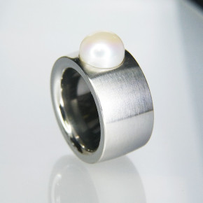 massiver Edelstahlring mit Zuchtperle W 19,7