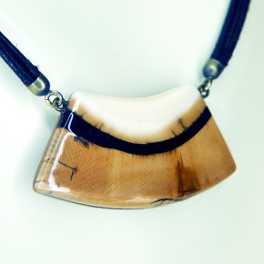 Mammut-Collier mit toller Färbung