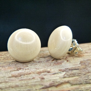 Bouton-Ohrstecker aus dunklerem Mammut ca. 16mm