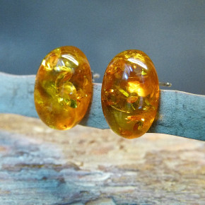 ovale Bernstein-Ohrstecker ca. 18x13mm