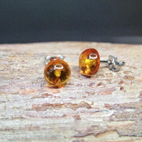 Bernstein-Ohrstecker ca. 8mm