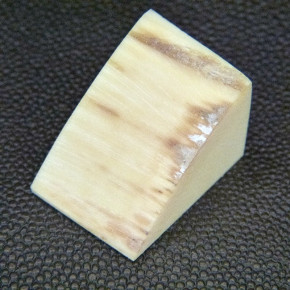 Mammut-Dreieck ca.27,5x20x20mm