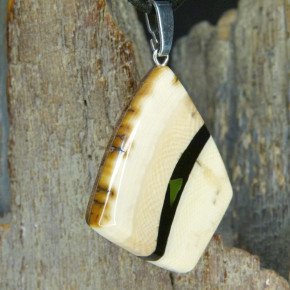 Mammut-Anhänger mit Jade