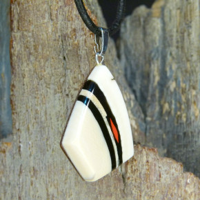 Mammut-Anhänger mit Koralle