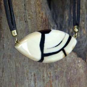 Mammut-Collier mit feiner Maserung