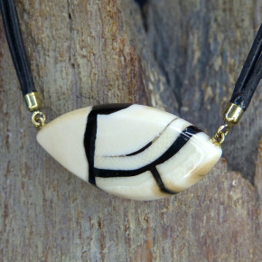 Mammut-Collier mit feiner Maserung
